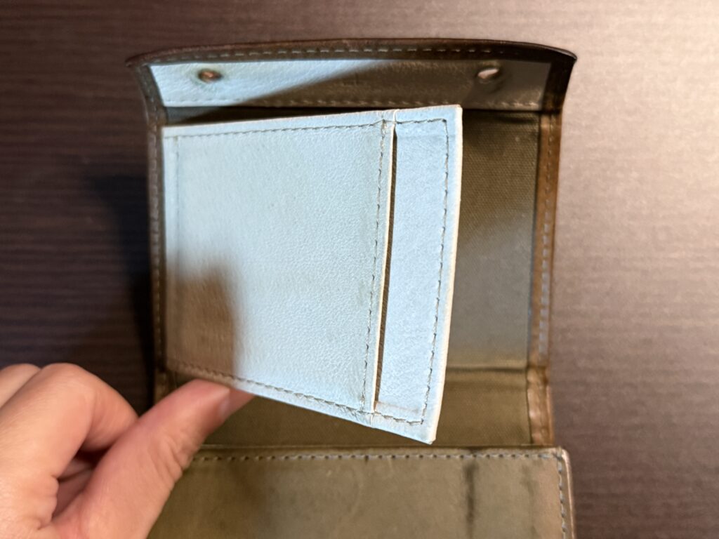 札ばさみ(フラップ)